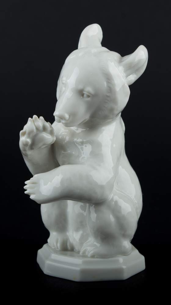 Tierfigur Allach Bittender Bär / Figure of a praying bear, AllachEntwurf Professor Theodor Kärner,