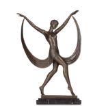 signiert Fayral"Tänzerin"
Skulptur-Volumen, Bronze, H: 37,5 cm, B: 25 cm,
in der Plinthe mit