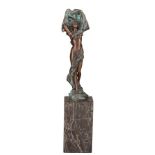 signiert Milo / signed Milo"weiblicher Akt"
Skulptur-Volumen, Bronze, H: 36 cm,
auf Marmorsockel