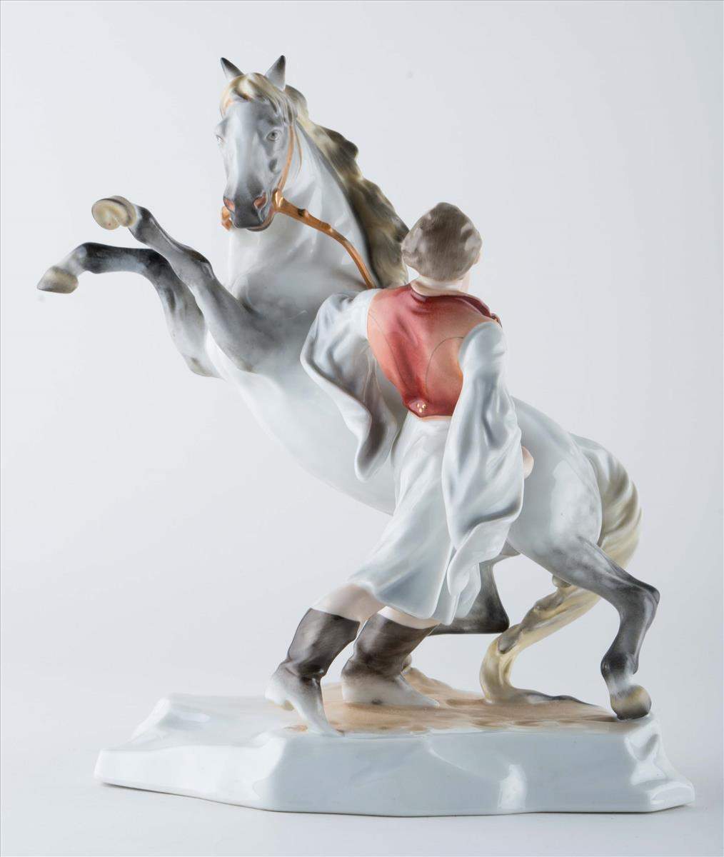 Porzellanfigur HEREND , Ungarn / Porcelain figure Herend, Hungary"Rossebändiger", 
Pferdehirt