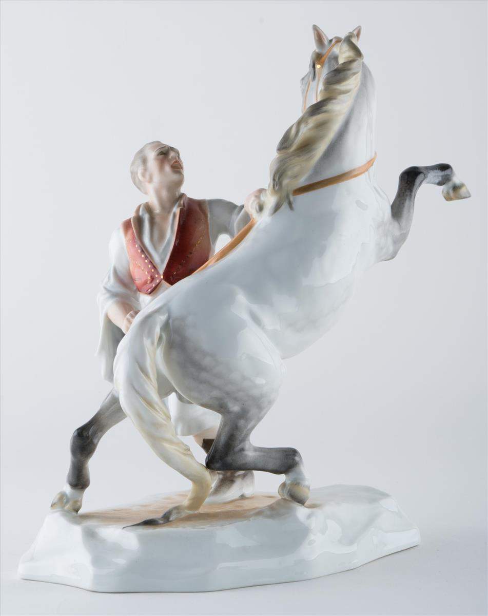 Porzellanfigur Herend, Ungarn / Porcelain figure Herend, Hungary"Toldi mit dem Stier" 
polychrom - Image 2 of 3