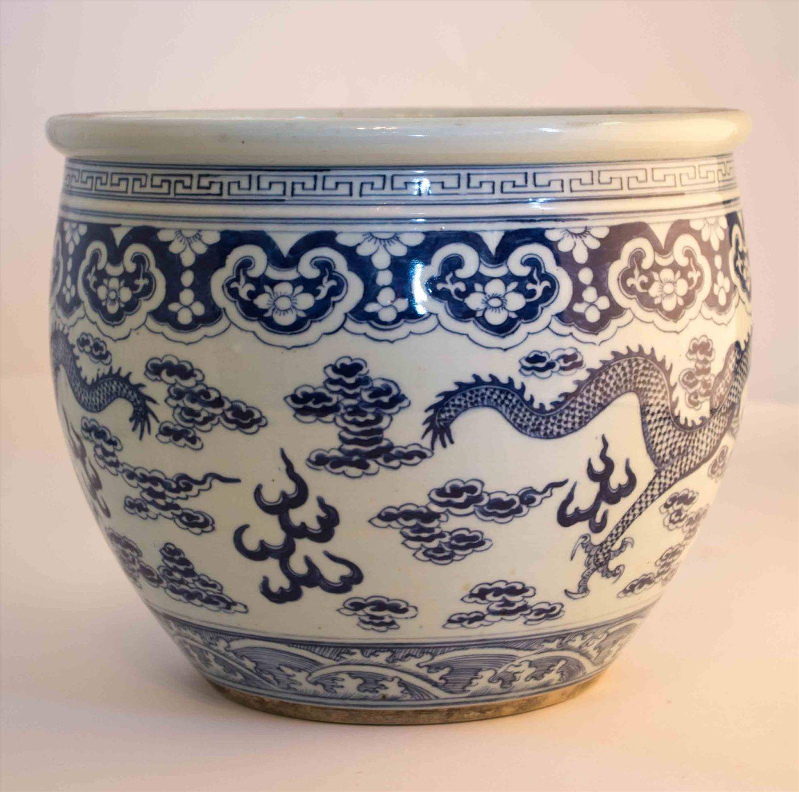 asiatischer Fischbowle 19. Jhd. / Asian fish bowl, 19th centurymit floralem - Drachen- und