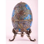 Cloisonne Ei Rußland / Cloisonné egg RussiaSilber 84 Zolotnik, umlaufend verziert mit floralem