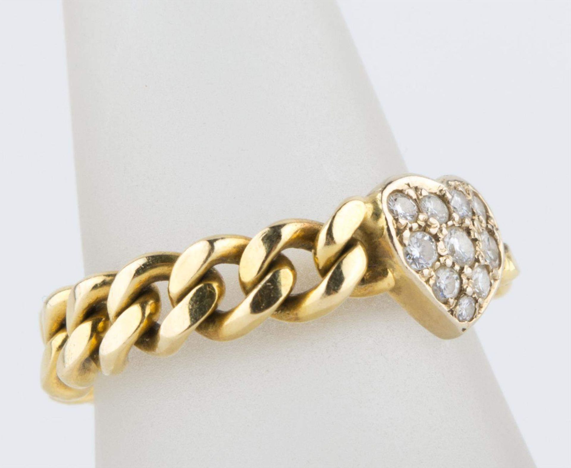 Damenkettenring / Woman´s necklace ring750 GG, mit Brilliantherz, 5,9 g. /
750 yellow gold, with