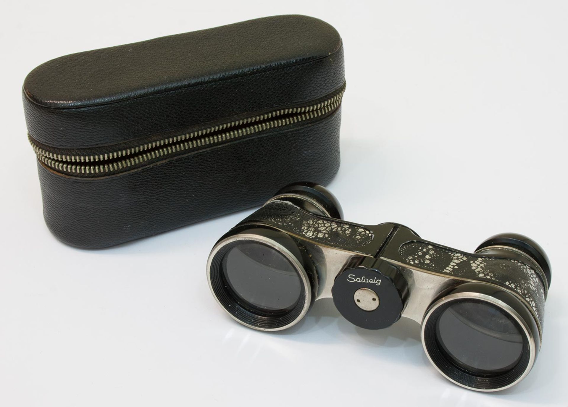 OpernglasHertel & Reuss Optik, schwarz lackiertes Metall mit Lederbesatz u. Tasche