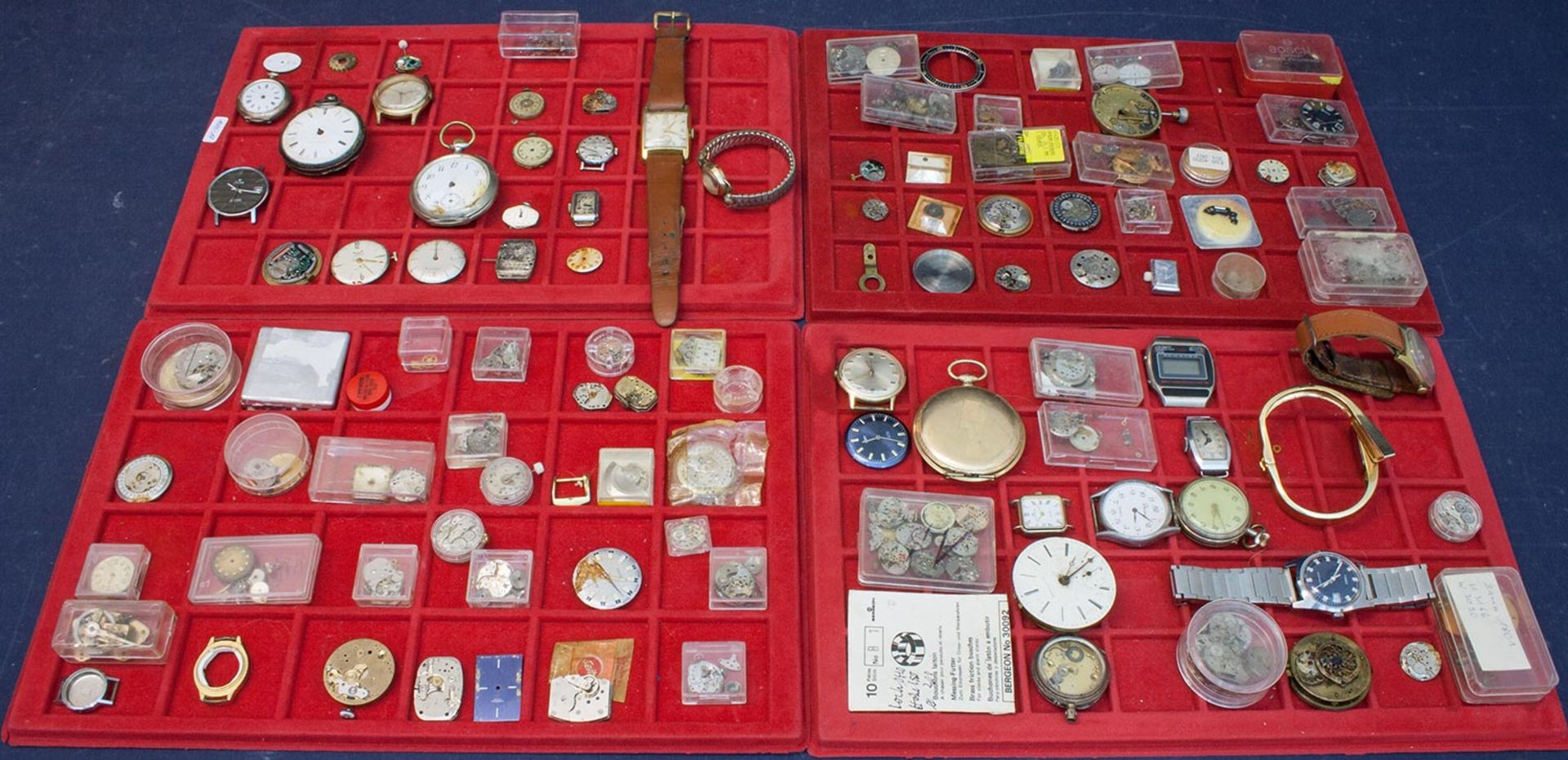 Posten Uhrenaus dem Nachlas eines Uhrmacher-Meisters, diverse Gehäuse, Ersatzteile, Zifferblätter