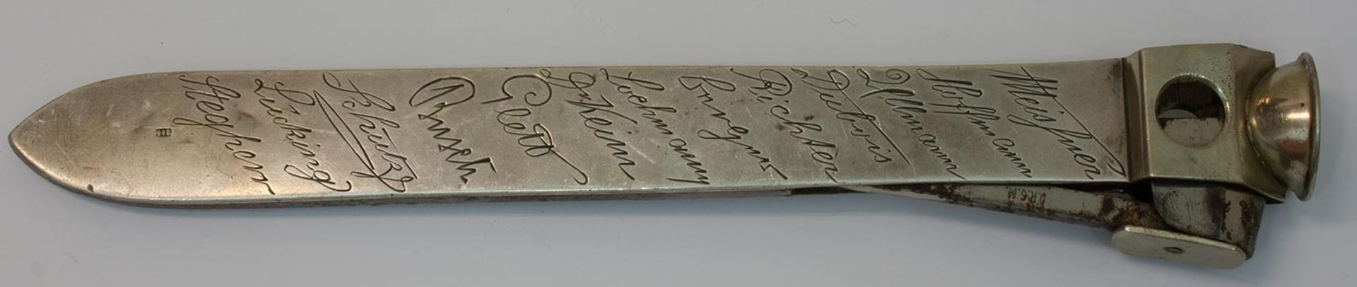 ErinnerungsgeschenkZigarrenabschneider, Griffschalen massiv 800er Silber, Gravur: "Hilfs-Minensuch- - Bild 2 aus 2