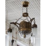 Jugendstil Deckenlampeum 1900, Messing, Dekor im Stil der Zeit, Klarglaskuppel, mit 3