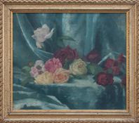 Unbekannt(Stilllebenmaler d. 1. Hälfte d. 20. Jh.)Rosenboukett auf türkisem TuchÖl/Leinwand, 29 x 34