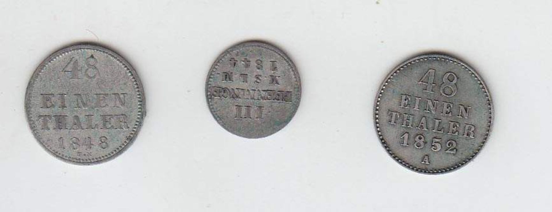 3 MünzenMecklenburg Schwerin, 3 Pfennige 1844, 1/48 Taler 1852, 1/48 Taler 1848, alle vzAufrufpreis: - Image 2 of 2