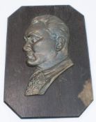 WandplatteHerrmann Göring, Reliefbild im Profil, Metall bronziert auf Eichenplatte montiert, 33 x 23