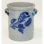 SteintopfWesterwälder Keramik, graue Salzglasur, kobaltblau staffiert, 2 Handhaben