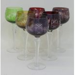 6 RömerKristallglas, 6passiger Schaft, Kuppa mit Traubendekor geschliffen und verschiedenfarbig (