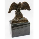 ErinnerungsgeschenkBronzeadler auf Marmorsockel mit Gravur "Kriegsweihnachten 1941 -