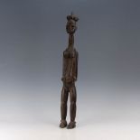 Reserve: 160 EUR        Große weibliche Skulptur. Region Coulango/Elfenbeinküste. Schlanke,