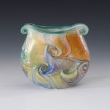 Reserve: 180 EUR        Dekorative Vase, Murano. 2. H. 20. Jh. Farbloses Glas mit