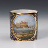 Reserve: 160 EUR        Kobalt-Ansichtentasse, Meissen. Marcolini-Schwerter, 1774-1814.