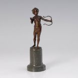 Reserve: 330 EUR        Kowalczewski, Paul Ludwig: Amor mit Bogen. Bronze patiniert, bezeichnet,