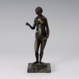 Reserve: 900 EUR        Meit, Conrad (nach): Eva. Bronze patiniert, grüne Marmor-Plinthe. Nach den