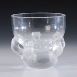 Reserve: 130 EUR        Vase, Lalique. Signiert, 2. H. 20. Jh. Farbloses, formgepresstes, partiell