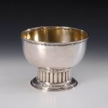 Reserve: 460 EUR        Große Jugendstil-Tafelschale Silber. Schweden 1917. Kronenmarke/S im