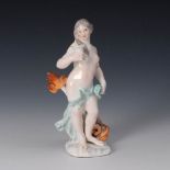 Reserve: 750 EUR        Nereide, Meissen. Blauschwerter am Sockel, um 1745. Entwurf von Johann