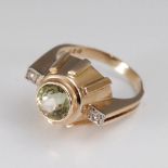 Reserve: 460 EUR        Designer-Damenring mit Peridot und Diamanten. 585 GG. 5,79 g.