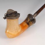 Große Meerschaumpfeife mit versilberter Montierung. 19. Jh., wohl Ruhla oder Lemgo. Großer