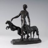 Reserve: 1500 EUR        Kaesbach, Rudolf: Große Diana-Gruppe. Bronze, Inkarnat schwarz-braun, sonst