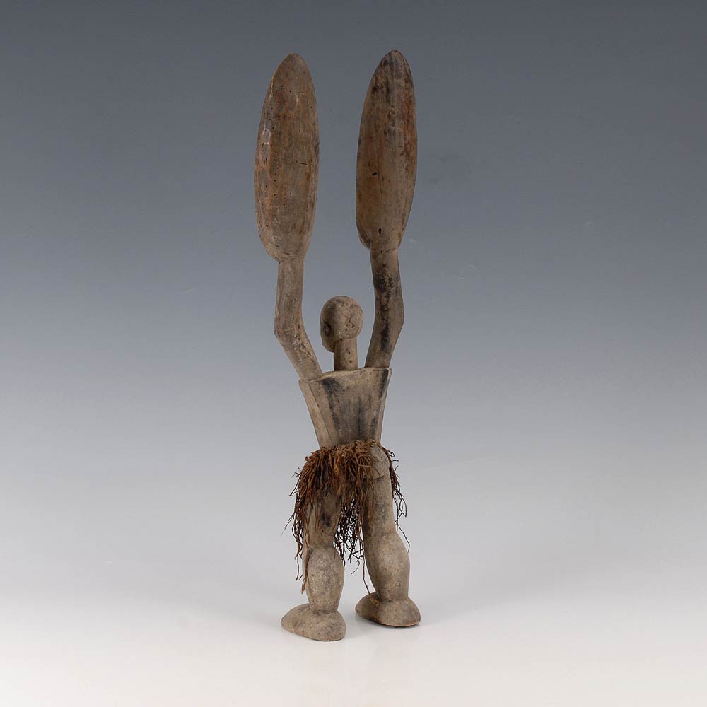 Figur mit Löffelhänden. Mano, Dan/Liberia. Holz, Hanf. Stehende Figur mit massiven Füßen, - Image 2 of 2