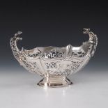 Reserve: 650 EUR        Englische Tafelschale Silber. London 1911. Firmenzeichen Stewart Dawson Ltd/