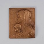 Reserve: 60 EUR        Stiasny, Franz: Plakette Madonna mit Kind. Bronze goldfarben patiniert,