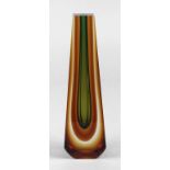 Murano Vase
Flavio Poli für Seguso Vetri d'Arte um 1955/60, klares Glas mit eingeschmolzenen