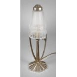 Tischlampe Art déco
Frankreich, 1930er Jahre, mattierter Klarglasschirm in der Art von René Lalique,