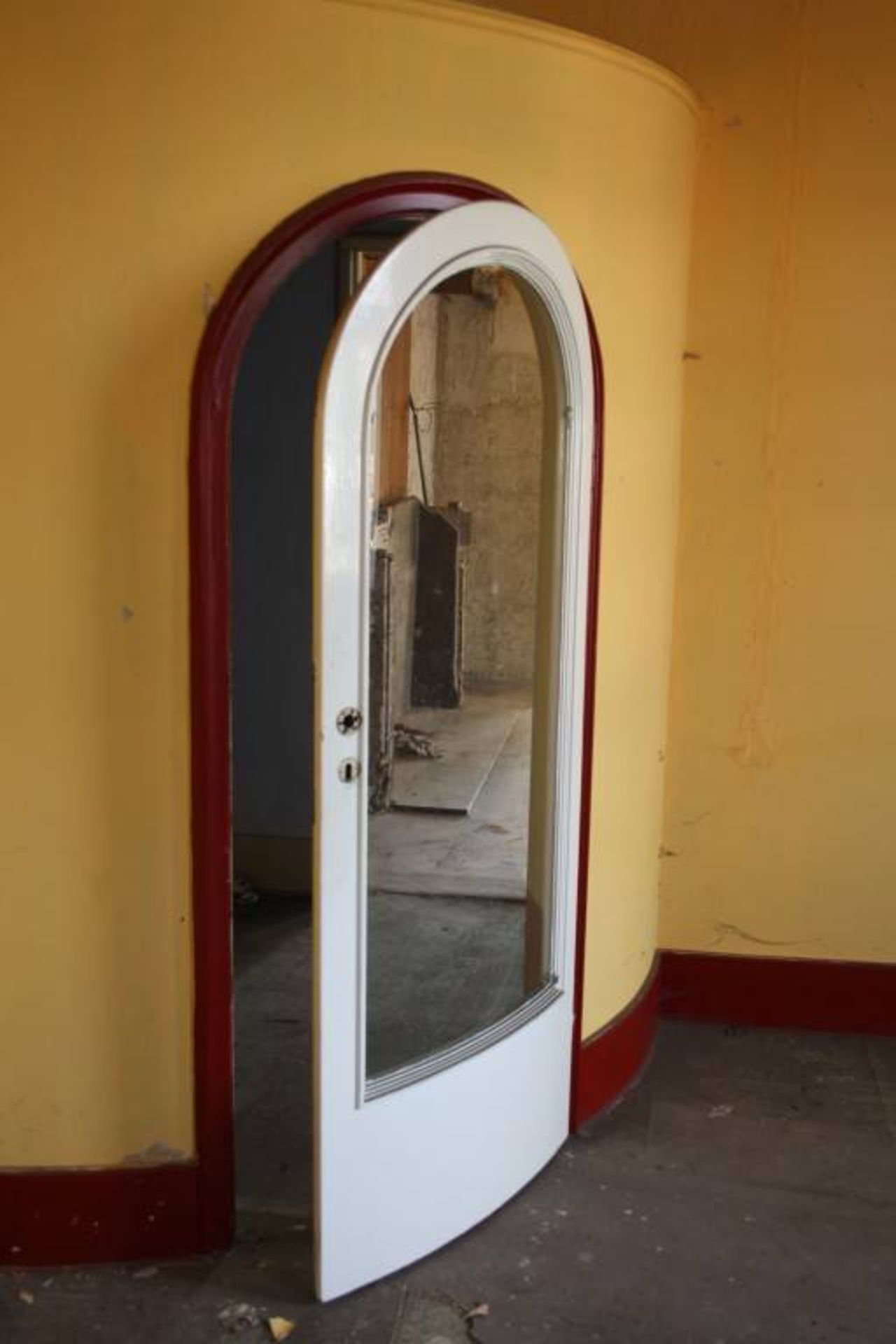 Raumteiler mit gewölbter Glastür
für Eckeinbau mit Türaussparung, diese mit gewölbter Verglasung, - Image 8 of 9