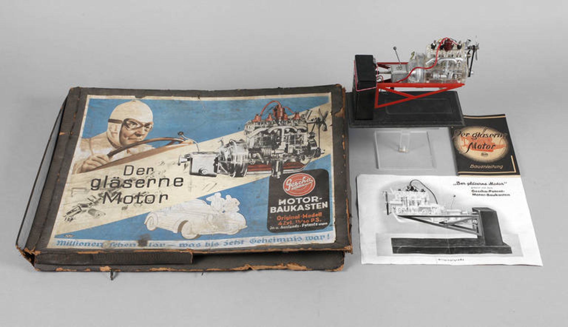 Gescha Motor-Baukasten
"Der Gläserner Motor", um 1940, gemarkt, Metall und Kunststoff,