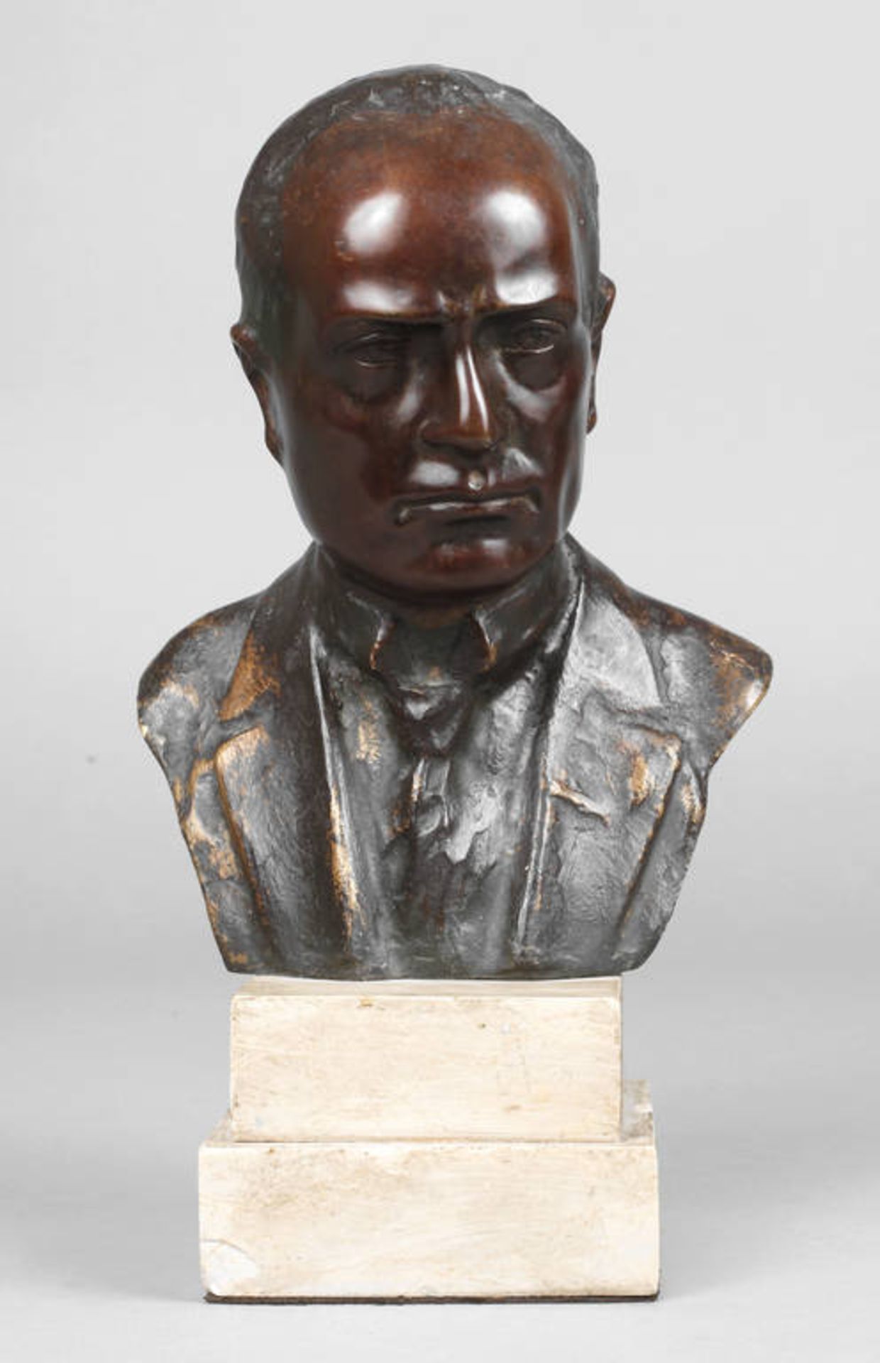 Portraitbüste Mussolini
1930er Jahre, unsigniert, Bronze patiniert, Schulterstück von "Duce"