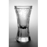 Logenglas Freimaurer
wohl 1. Hälfte 19. Jh., klares Glas, plangeschliffener Stand, diaboloförmiger