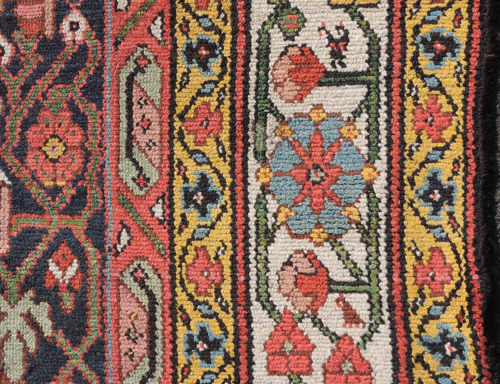 Hamadan Kelly. Iran, antik, um 1880.346 cm x 161 cm. Handgeknüpft, Wolle auf Wolle, Naturfarben. - Image 6 of 7