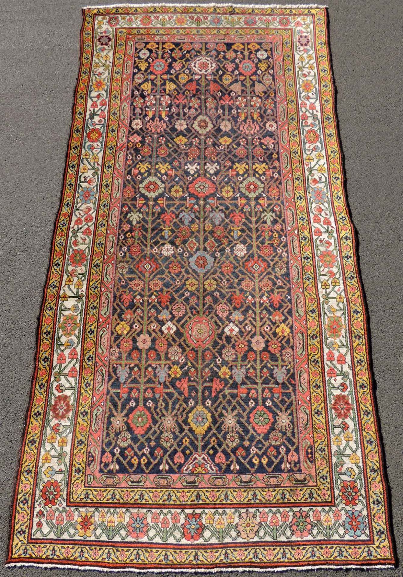 Hamadan Kelly. Iran, antik, um 1880.346 cm x 161 cm. Handgeknüpft, Wolle auf Wolle, Naturfarben.