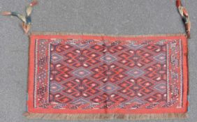 Jomud Sumak Torba Front. Turkmenistan, antik, um 1890.43 cm x 89 cm. Handgewebt, Wolle auf Wolle,