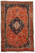 Heris Salonteppich. Iran, antik, um 1890.580 cm x 354 cm. Handgeknüpft, Wolle auf Baumwolle.