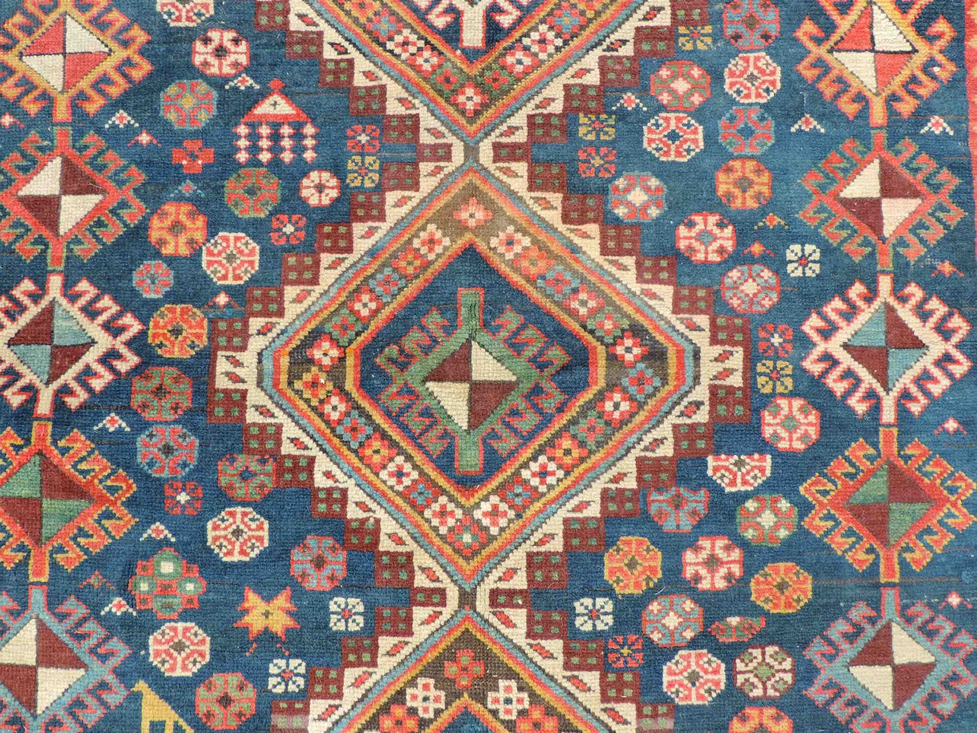 Schirwan. Kaukasus, alt um 1910. Feiner Dorfteppich.152 cm x 124 cm. Handgeknüpft, Wolle auf Wolle. - Image 4 of 8