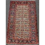 Azeri Manufakturteppich. Iran, antik, um 1800-1820.208 cm x 130 cm. Handgeknüpft, Wolle auf