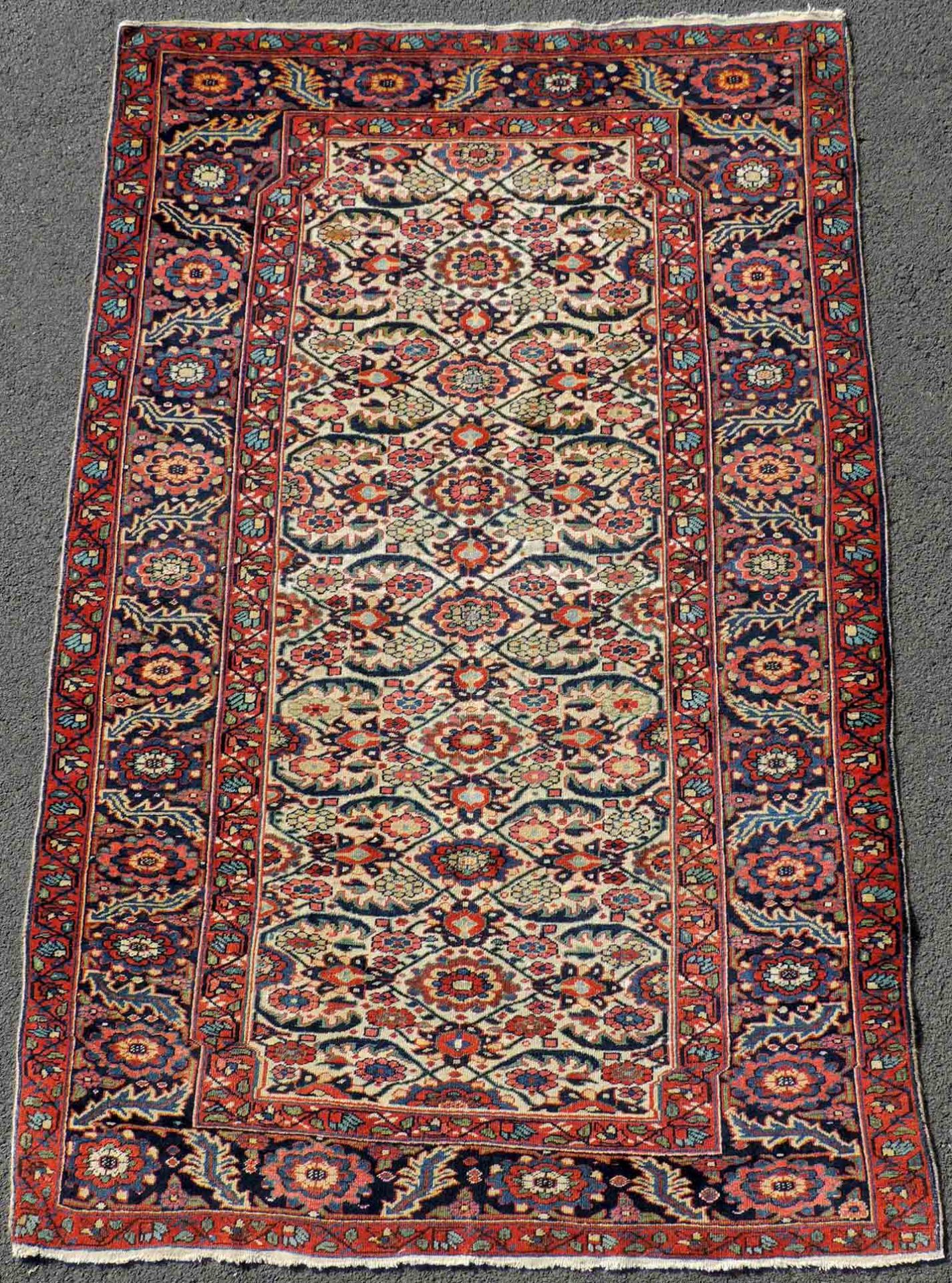 Azeri Manufakturteppich. Iran, antik, um 1800-1820.208 cm x 130 cm. Handgeknüpft, Wolle auf