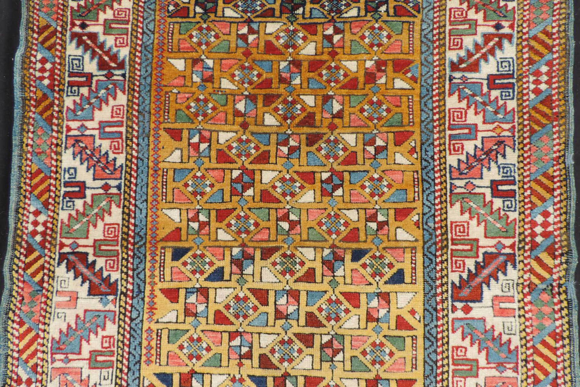 Dagestan Dorfteppich. Kaukasus, antik, 19. Jahrhundert.143 cm x 93 cm. Handgeknüpft, Wolle auf - Image 9 of 10