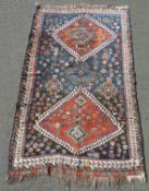 Shiraz Khamseh Stammesteppich. Iran, antik, um 1900.190 cm x 116 cm. Handgeknüpft, Wolle auf