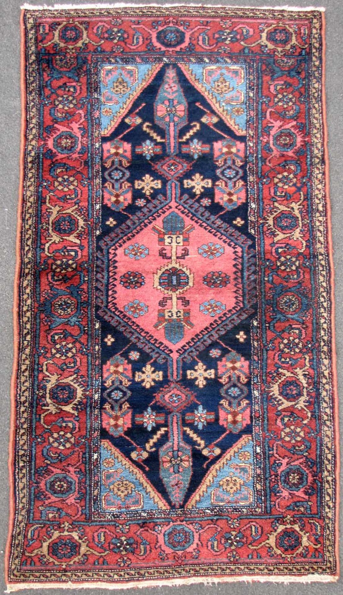 Kurde, Dorfteppich. Hamaden-Gebiet. Iran, alt, um 1930.193 cm x 104 cm. Handgeknüpft, Wolle und