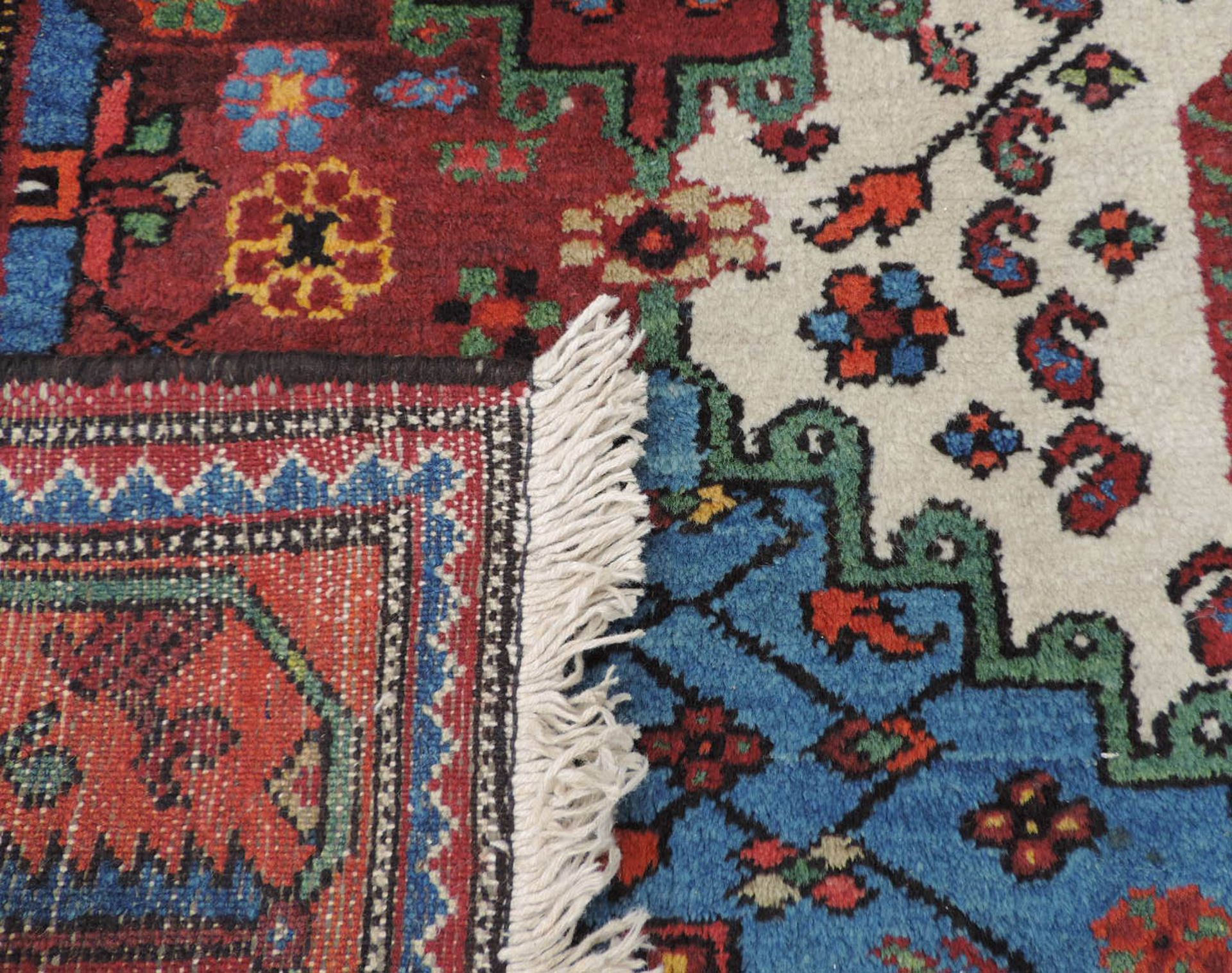 Bachtiar Stammesteppich. Iran, alt, um 1930.206 cm x 151 cm. Dorfteppich. Handgeknüpft, Wolle auf - Image 8 of 8