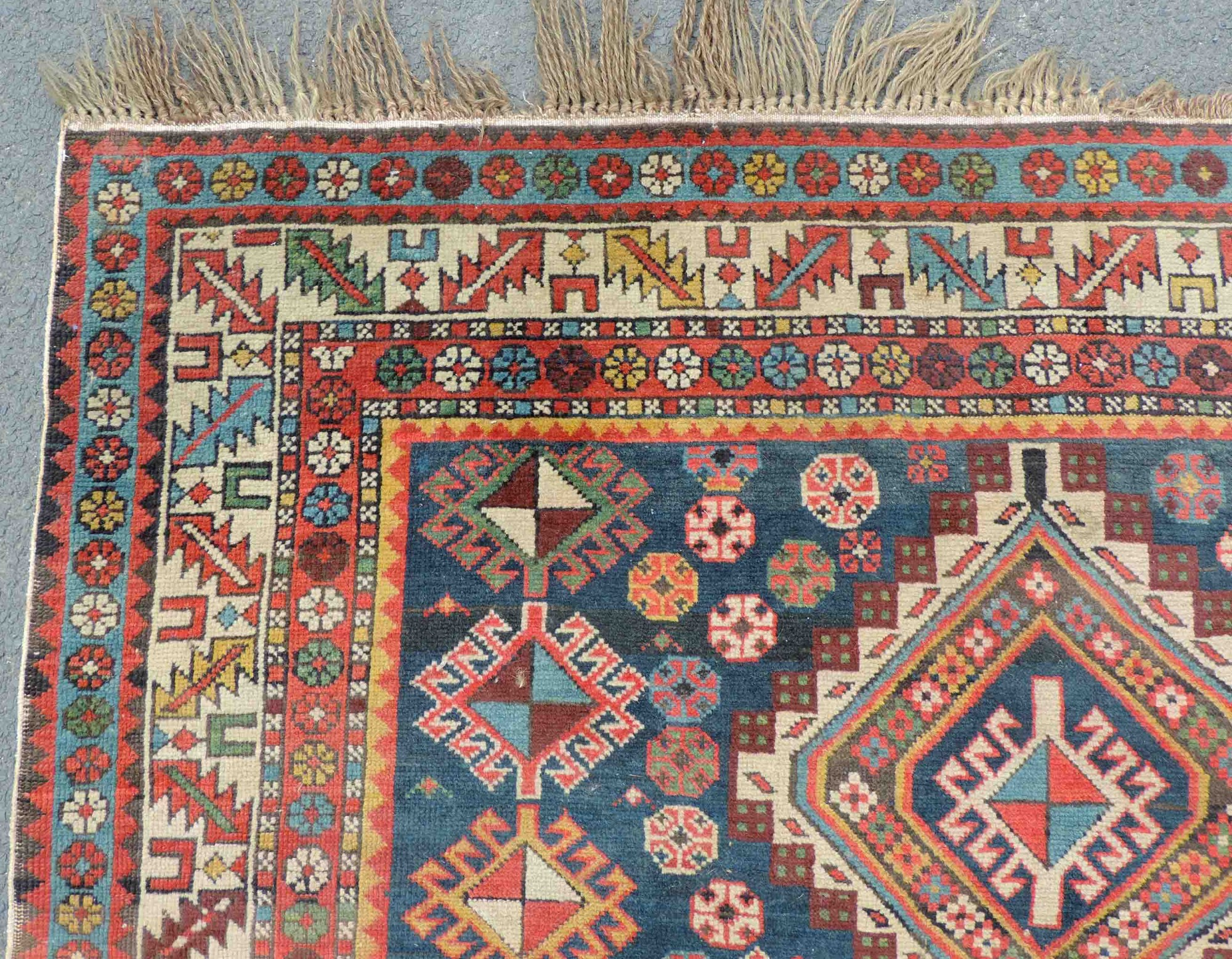 Schirwan. Kaukasus, alt um 1910. Feiner Dorfteppich.152 cm x 124 cm. Handgeknüpft, Wolle auf Wolle. - Image 6 of 8